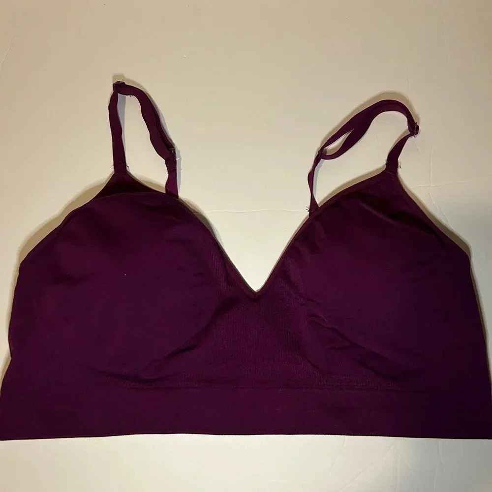Athleta sports bra removable padding sz L